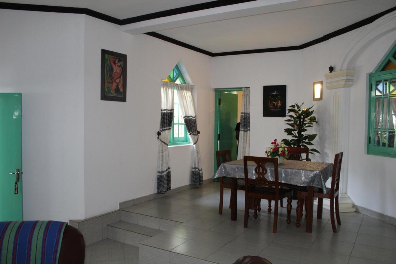 Blue Eyes Inn Unawatuna Bagian luar foto
