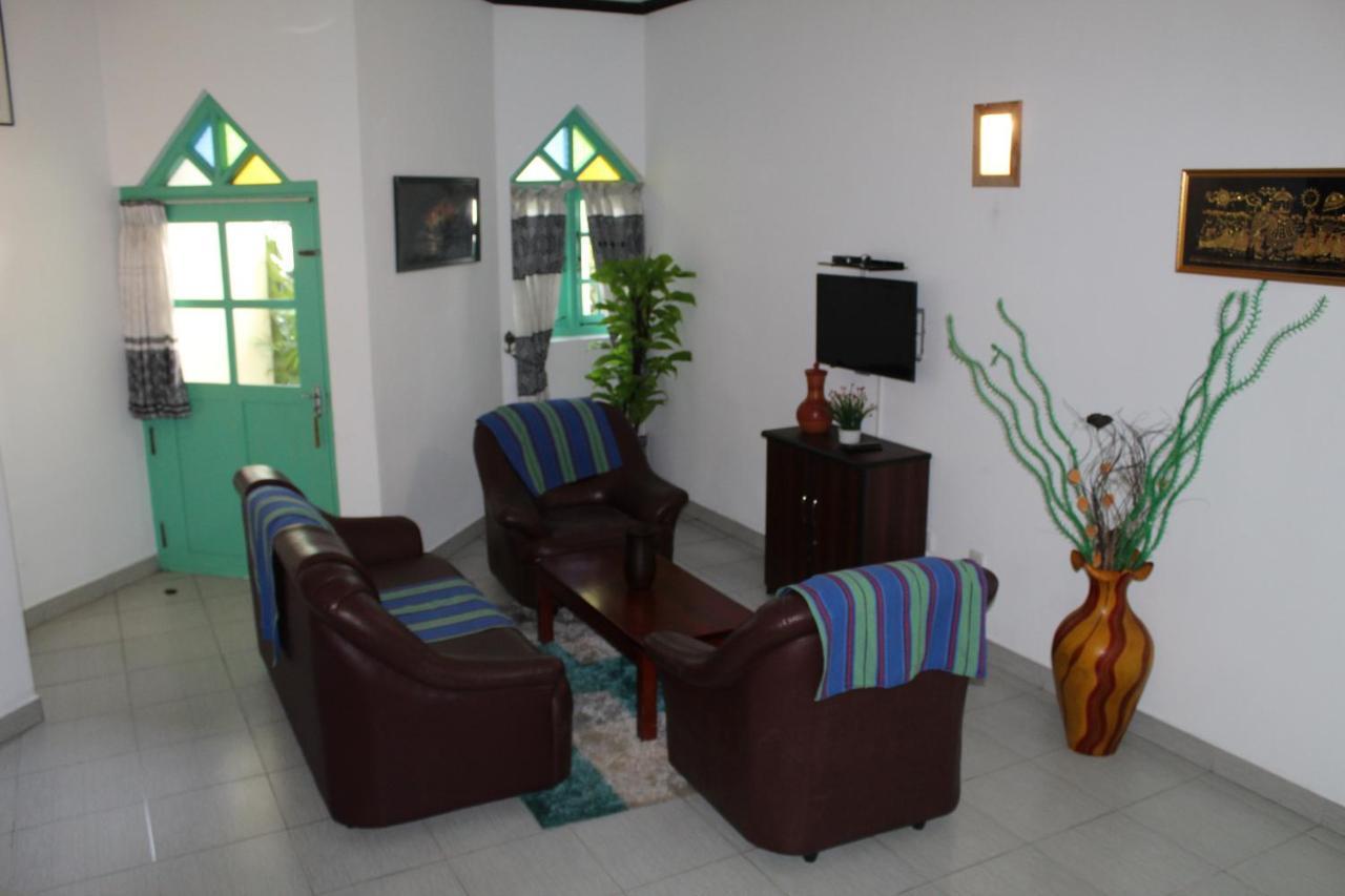 Blue Eyes Inn Unawatuna Bagian luar foto
