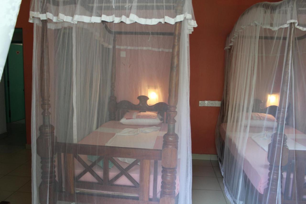 Blue Eyes Inn Unawatuna Bagian luar foto