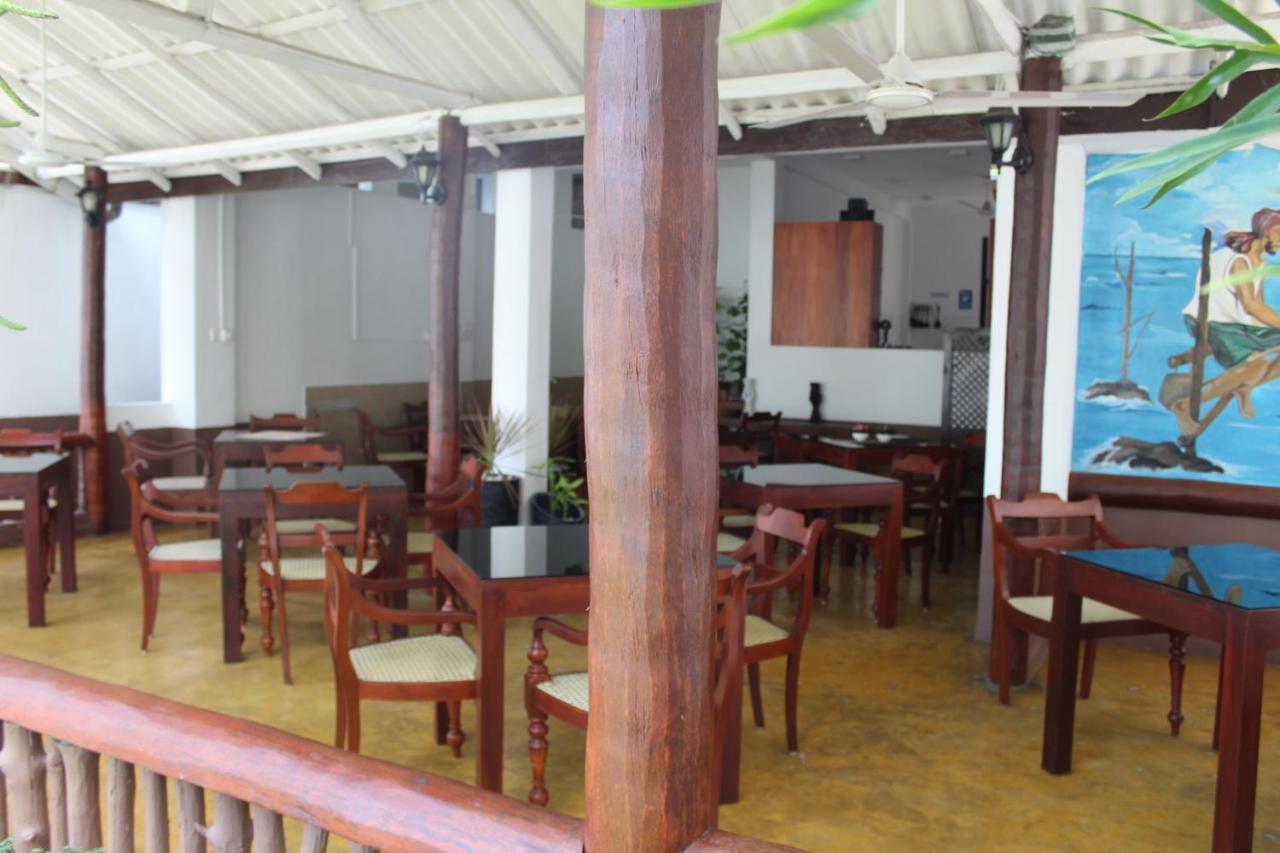 Blue Eyes Inn Unawatuna Bagian luar foto