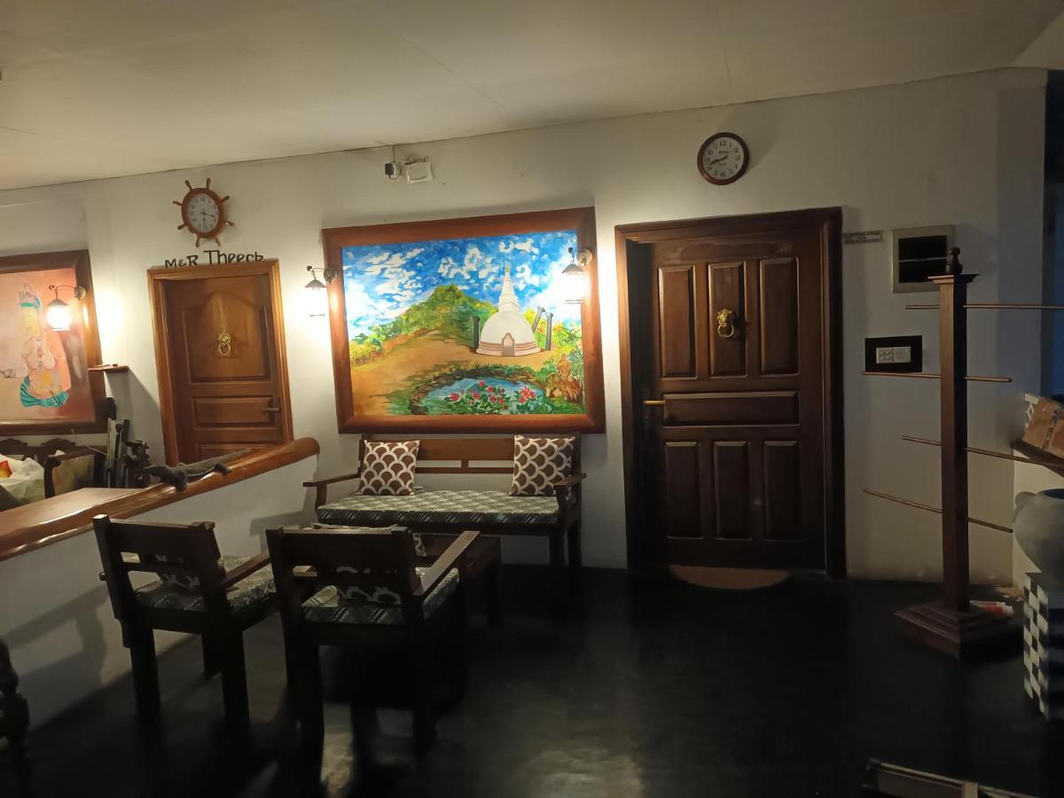 Blue Eyes Inn Unawatuna Bagian luar foto