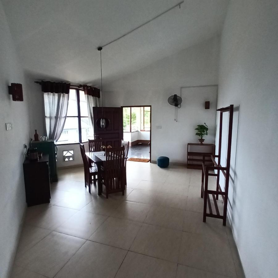Blue Eyes Inn Unawatuna Bagian luar foto