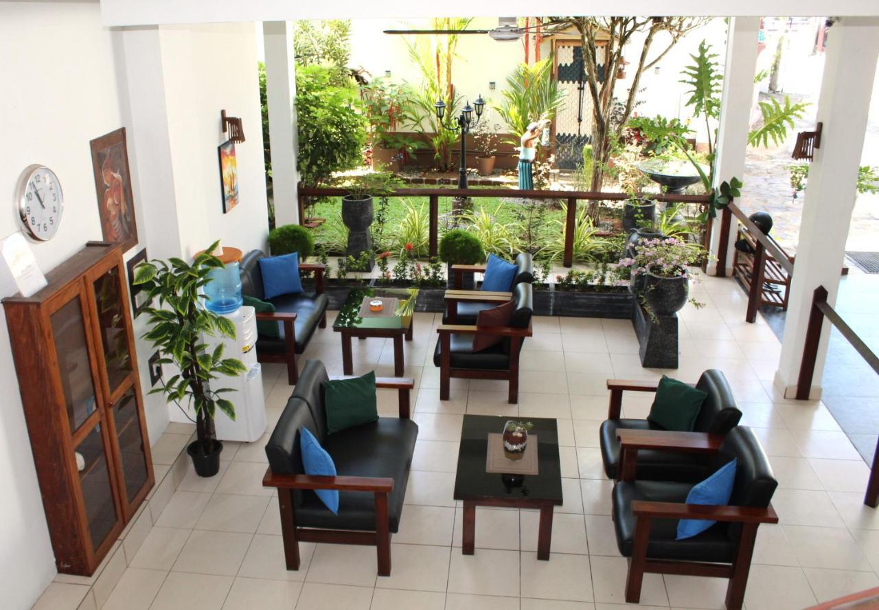 Blue Eyes Inn Unawatuna Bagian luar foto