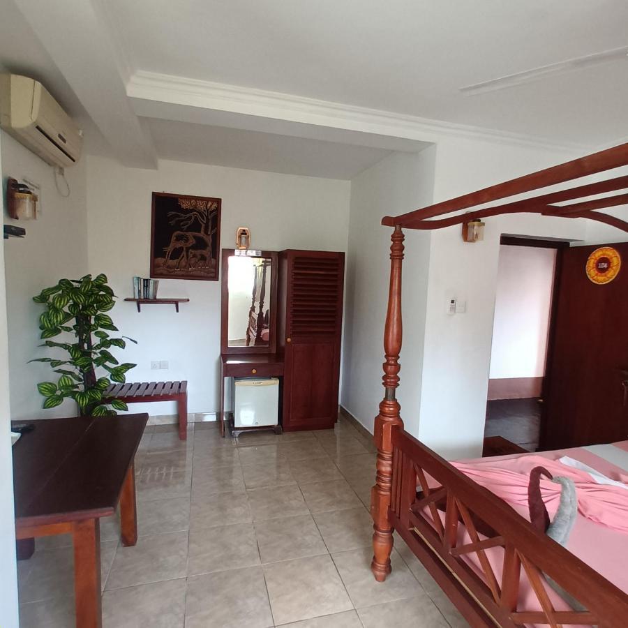 Blue Eyes Inn Unawatuna Bagian luar foto