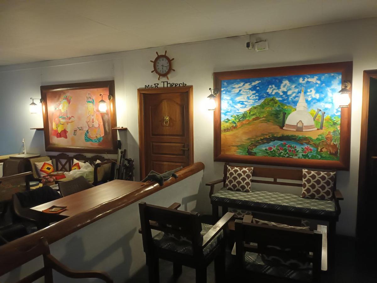 Blue Eyes Inn Unawatuna Bagian luar foto